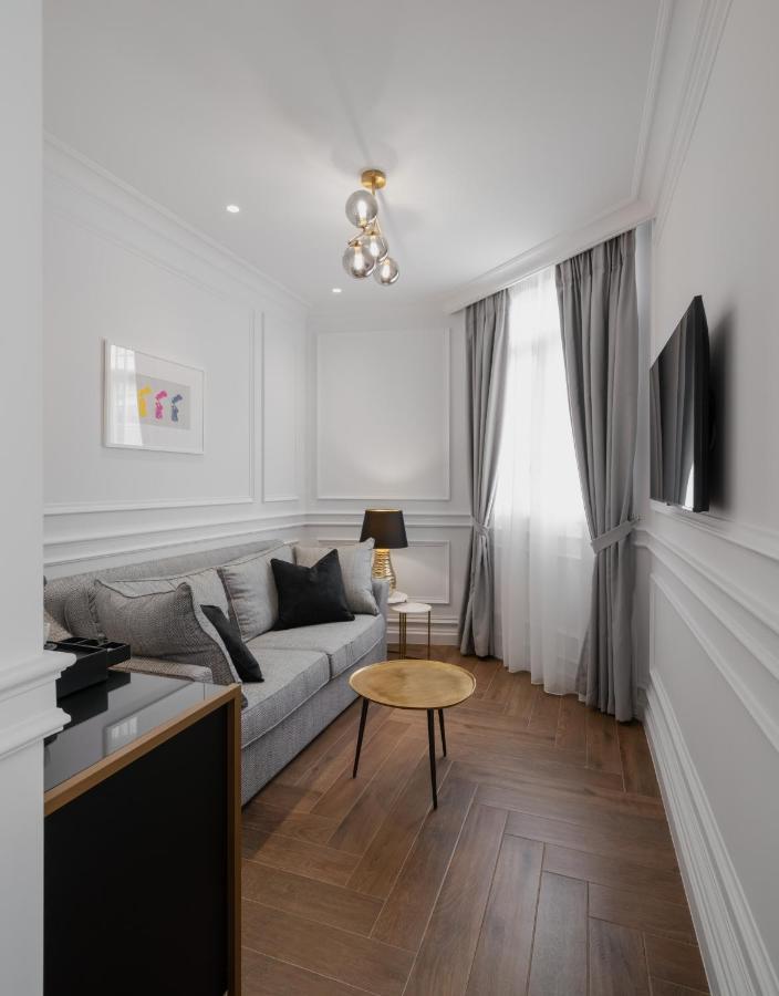 Praxitelous Luxury Suites Athena Bagian luar foto