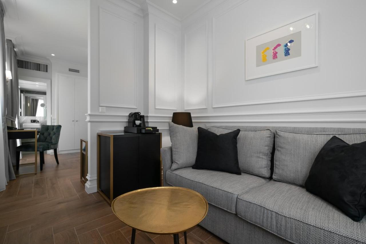 Praxitelous Luxury Suites Athena Bagian luar foto